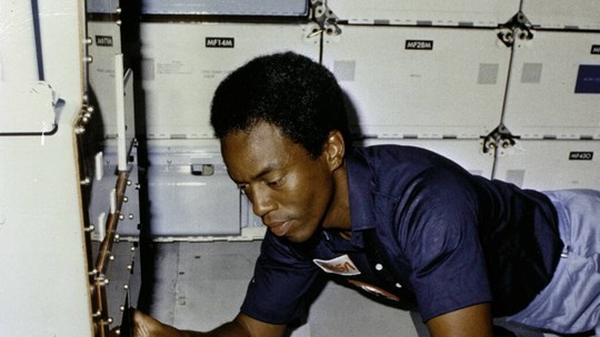 Guy Bluford: Conheça o 1º astronauta negro da Nasa a ir para o espaço