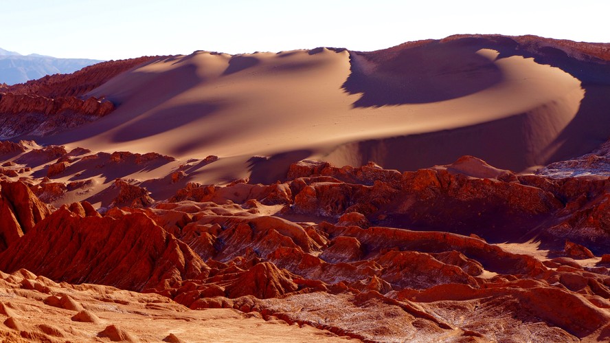 O local onde a temperatura de radiação da terra é alta, está localizado em um planalto no meio do deserto chileno