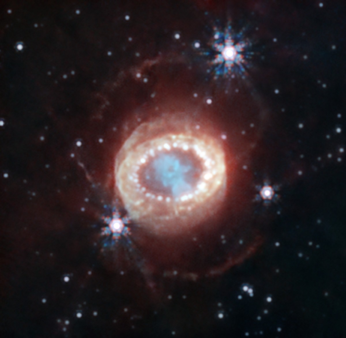 James Webb revela estruturas nunca antes vistas em supernova icônica; veja