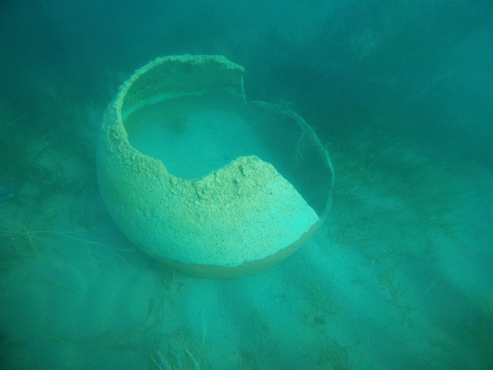 Artefato encontrado no Lago Issyk-Kul — Foto: Instituto de Arqueologia da Academia Russa de Ciências