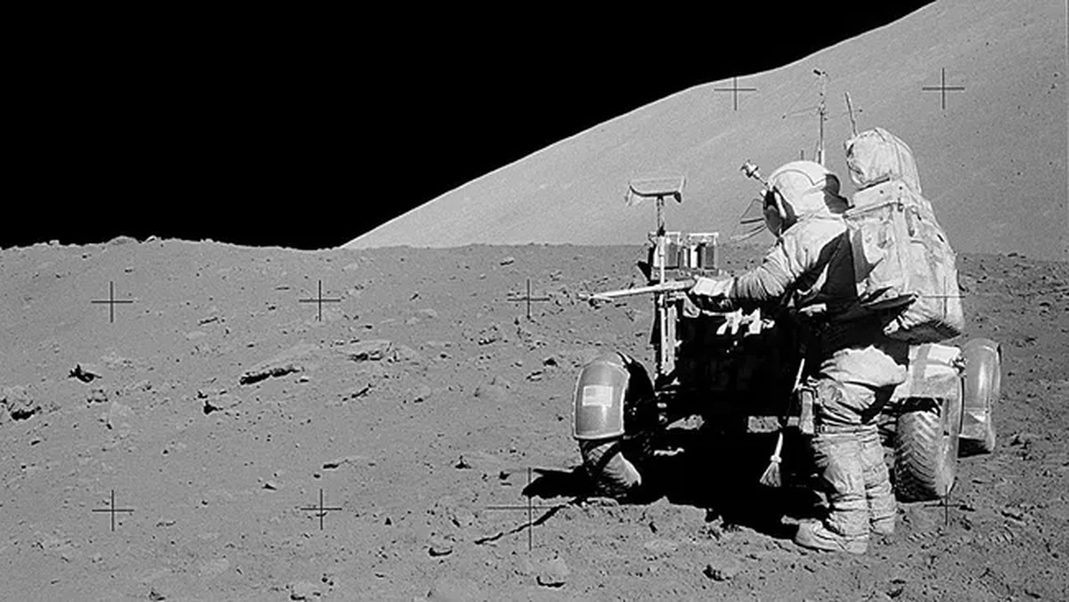 Amostras da Lua coletadas em 1972 são abertas pela primeira vez