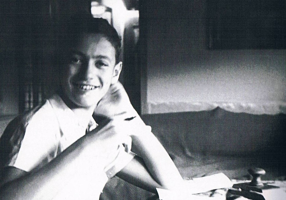 Fotografia pessoal de Thomas Geve aos 16 anos, já liberto, na Suiça — Foto: Acervo Pessoal/Reprodução