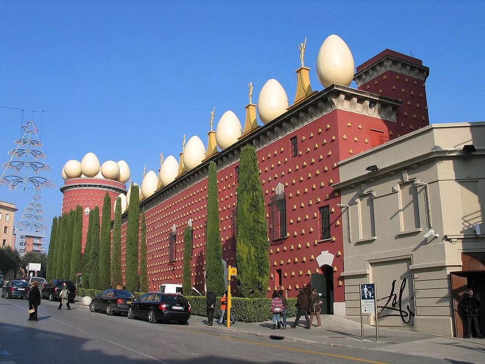 Fachada do Museu-Teatro Salvador Dalí, na Espanha (Foto: Wikimedia Commons) — Foto: Galileu