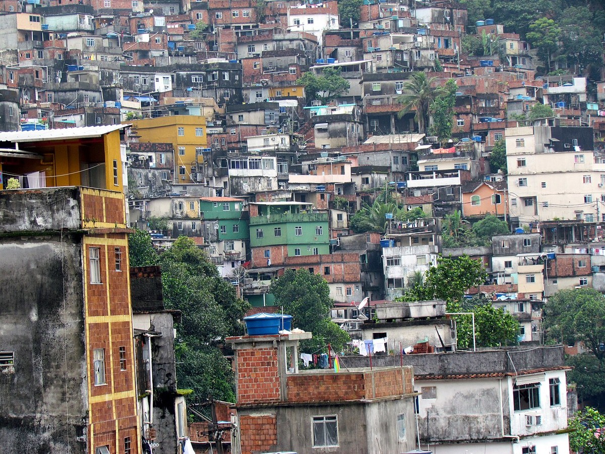 Iniciativas de Saúde em Favelas: Relatório Reúne Dados de 90 Projetos Inovadores