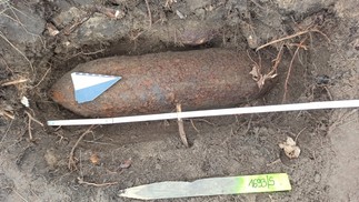 Armas e munições foram da Segunda Guerra Mundial foram encontradas na Polônia. — Foto: Museu da Segunda Guerra Mundial