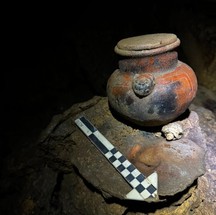 O INAH (Instituto Nacional de Antropologia e História) registrou 179 peças arqueológicas em uma caverna em Cintalapa, Chiapas — Foto: Josuhé Lozada/INAH