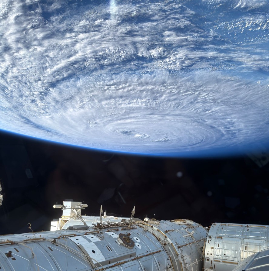 Astronauta da Nasa fotografa supertufão no Oceano Pacífico a partir da Estação Espacial Internacional