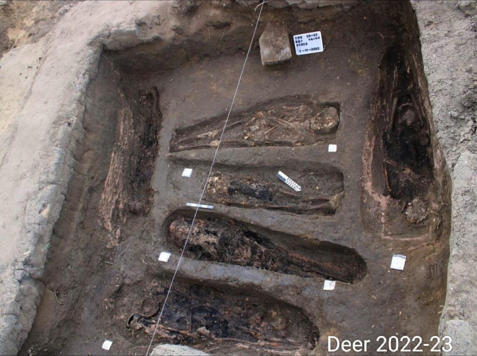 Sepulturas antigas descobertas na cidade de New Damietta, no Egito — Foto: Ministry of Tourism and Antiquities/Reprodução/Facebook