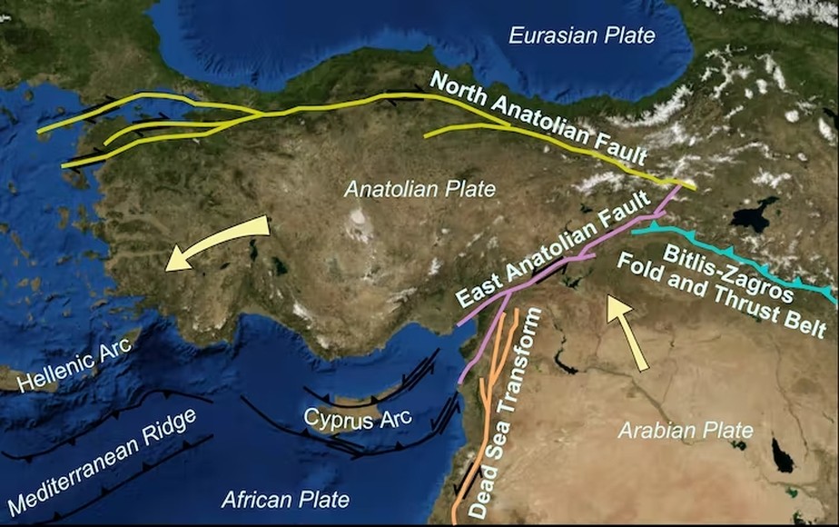 A magnitude do sismo na Turquia e Síria desenhada no mapa de