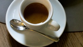 Beber café pode ajudar a proteger contra Parkinson, indica estudo