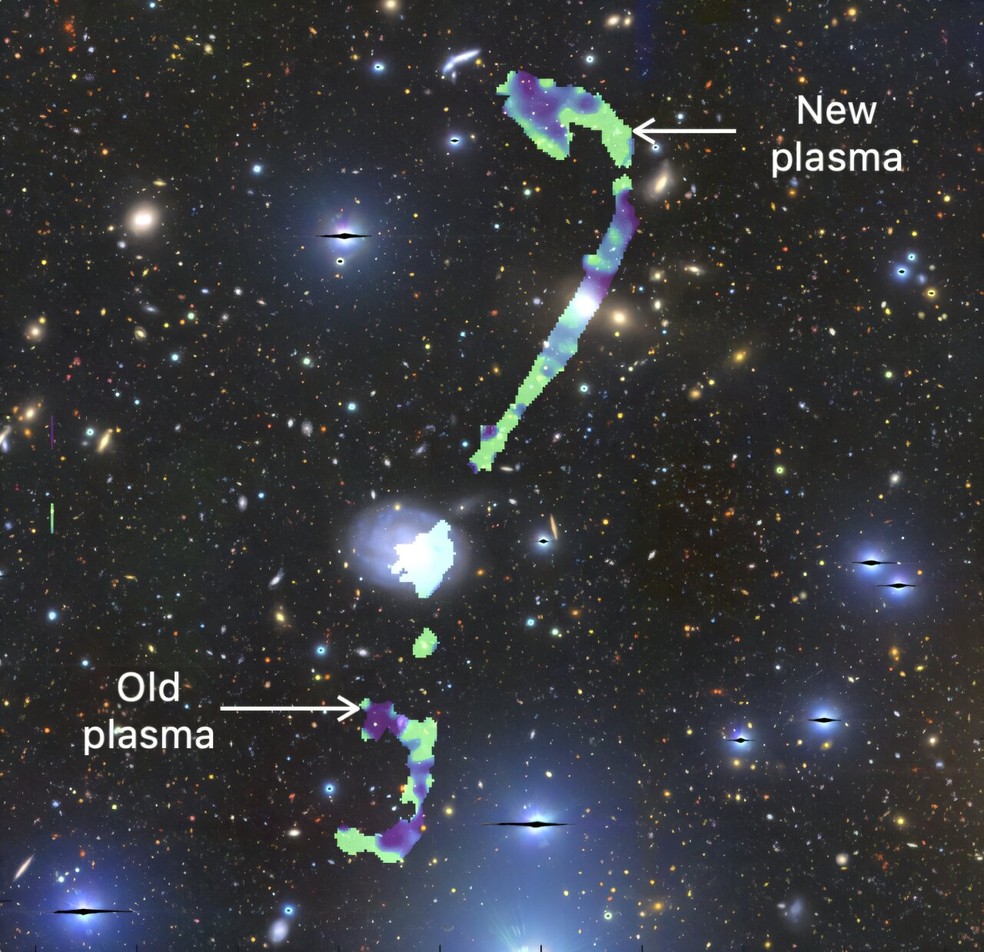 Mapa de idade espectral de "Inkathazo". Ciano e verde mostram plasma mais jovem, enquanto roxo indica plasma mais velho — Foto: KKL Charlton (UCT), MeerKAT, HSC, CARTA, IDIA
