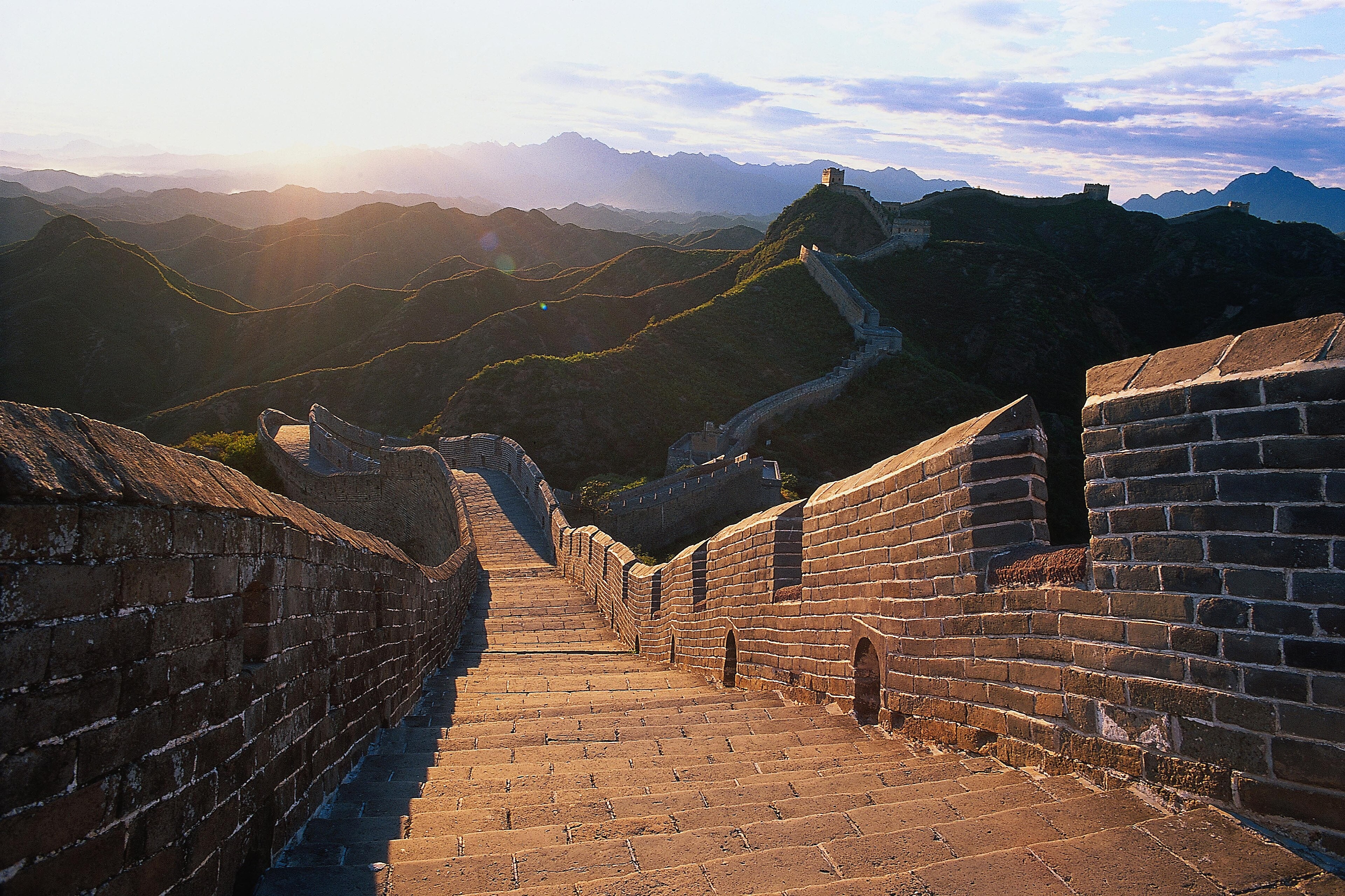 Qual o tamanho real da Grande Muralha da China? Ela protegia o quê?