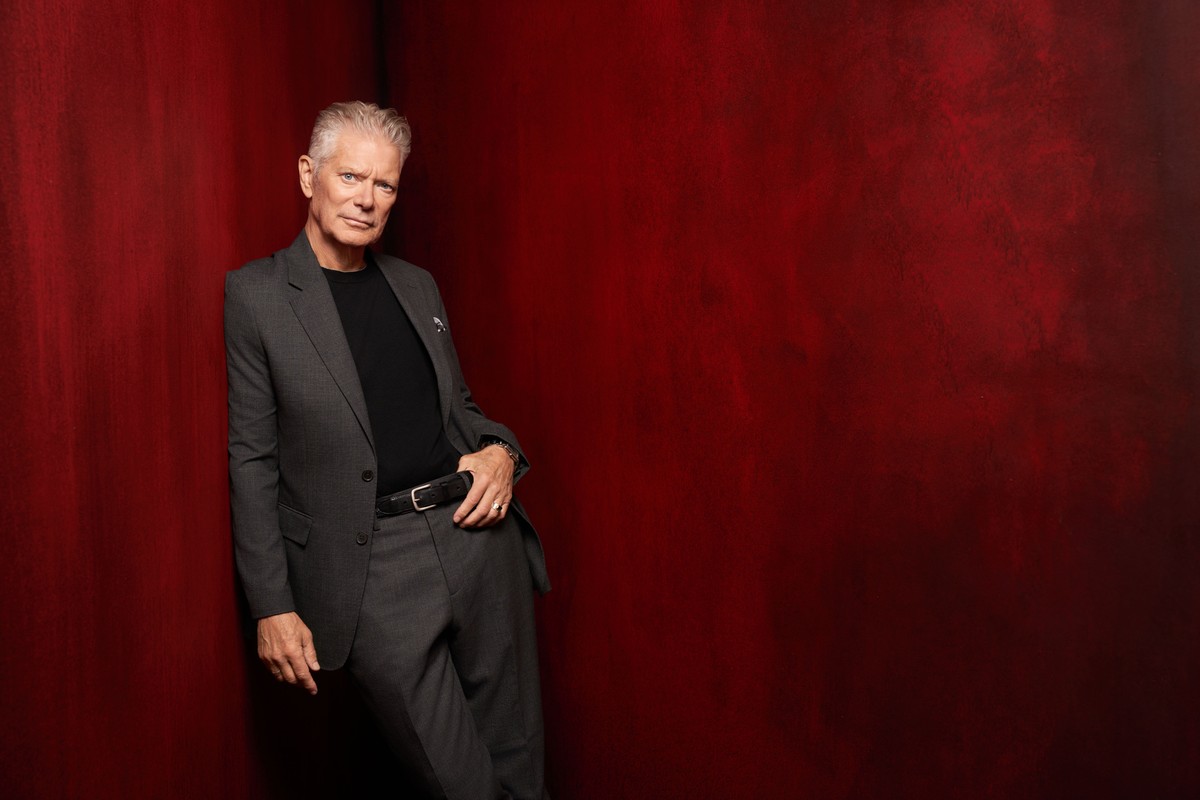 "Gostamos de vilões por que eles nos fazem mal", diz Stephen Lang, que vive Quaritch em "Avatar: Fogo e Cinzas"