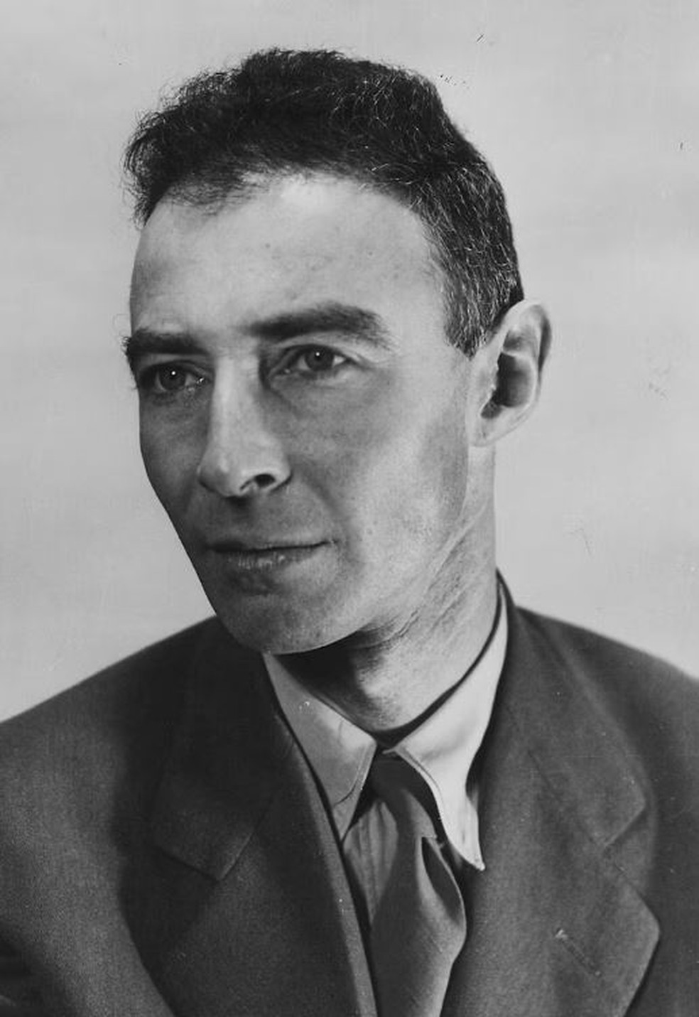 Robert Oppenheimer em 1944 — Foto: Reprodução/Wikimedia Commons