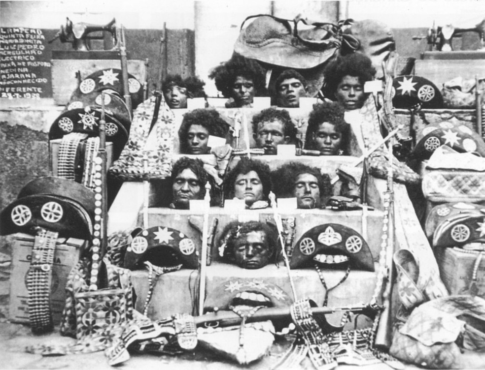 Retratos do cangaço: Imagem oficial da degola do bando de Lampião — Foto: Wikimedia Commons