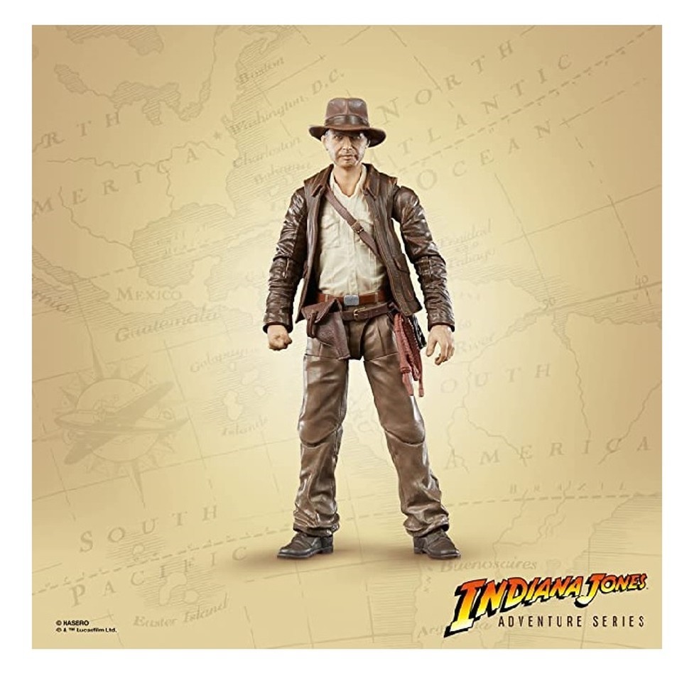 Boneco Indiana Jones Adventure Hasbro acompanha diversos acessórios removíveis — Foto: Reprodução/Amazon