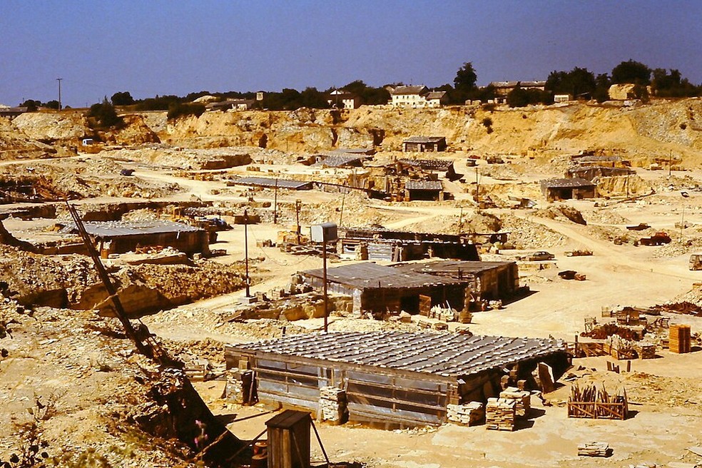 O conjunto fóssil de Solnhofen, localizado no sul da Alemanha, é uma das paleobiotas mais bem preservadas, sendo palco de significativas descobertas paleontológicas — Foto: Reprodução/Wikimedia Commons