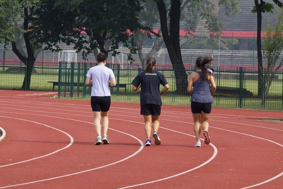Como dormir melhor pode diminuir lesões na corrida, segundo este estudo