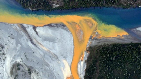Rios cristalinos do Alasca estão ficando alaranjados e ácidos com o degelo