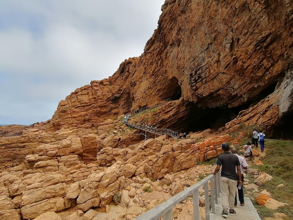 Calçadão que leva à Caverna 13B no Complexo de Sítios Pinnacle Point — Foto: Unesco/Mariagrazia Galimberti/Departamento de Assuntos Culturais e Esportes do Cabo Ocidental