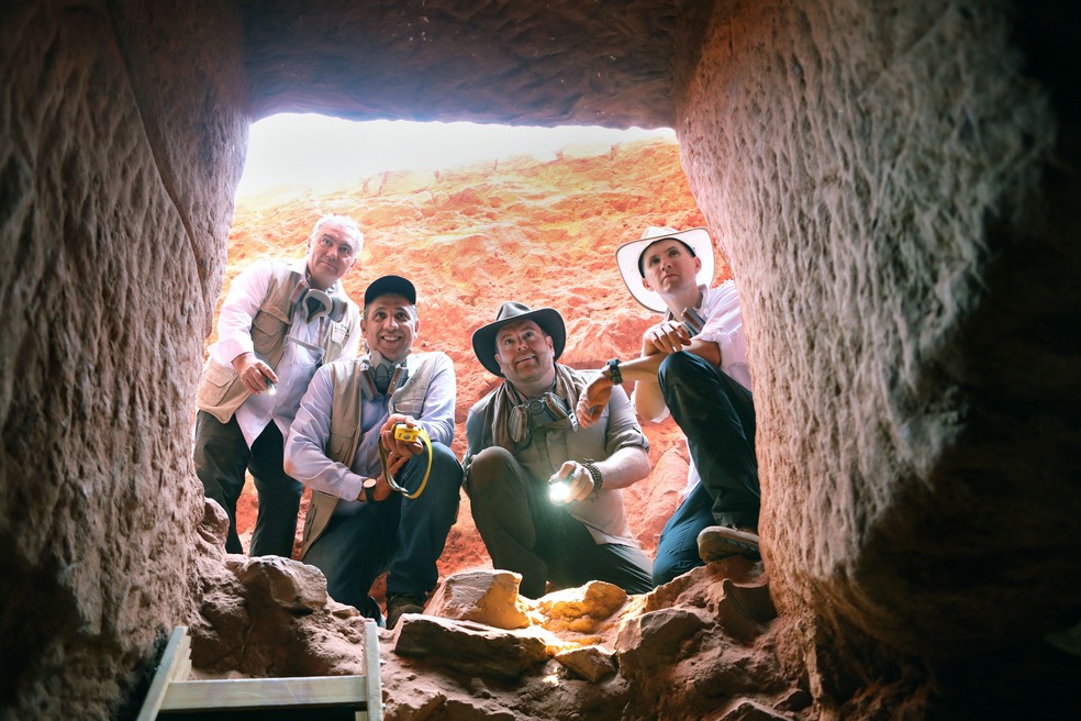 Tumba milenar é achada sob estrutura que aparece em filme de Indiana Jones