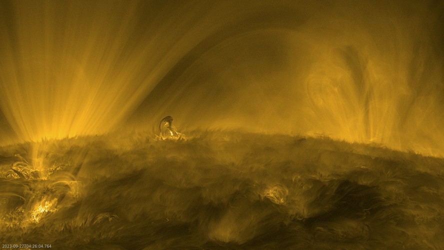Sonda flagra estruturas semelhantes a 'cabelos' no Sol; assista