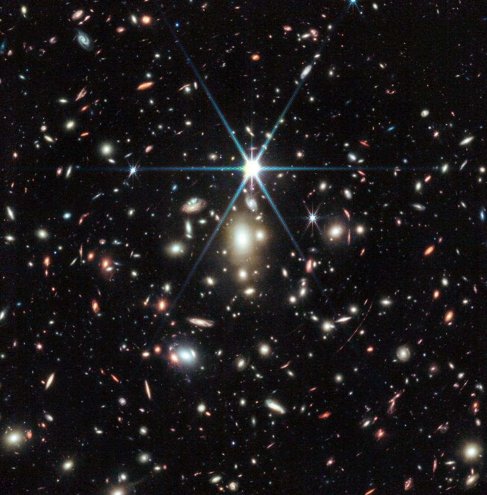 James Webb supera Hubble e revela cores da estrela mais distante já vista