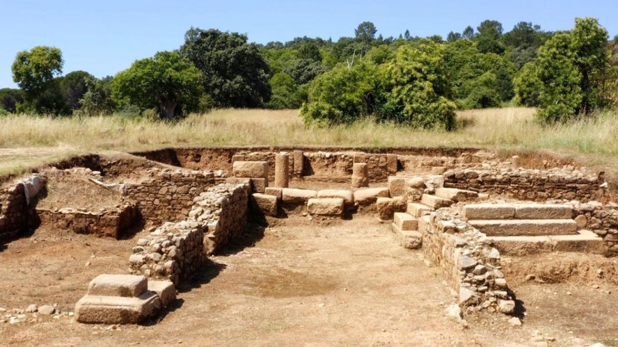 Parte da estrutura do anfiteatro de Ammaia, antiga cidade romana na região do Alentejo, em Portugal
