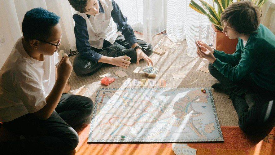 7 melhores jogos de tabuleiro para adolescentes largarem o computador