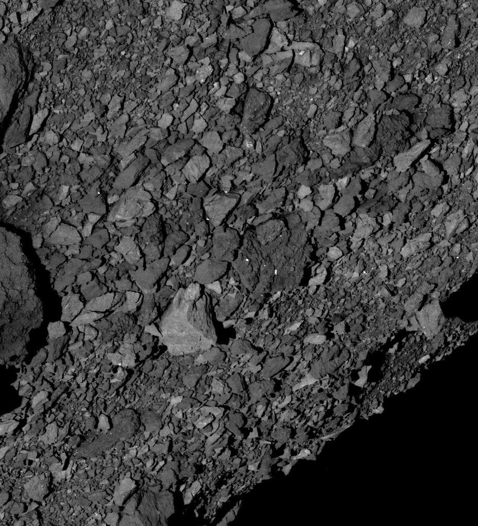 Foto da superfície do asteroide Bennu — Foto: NASA