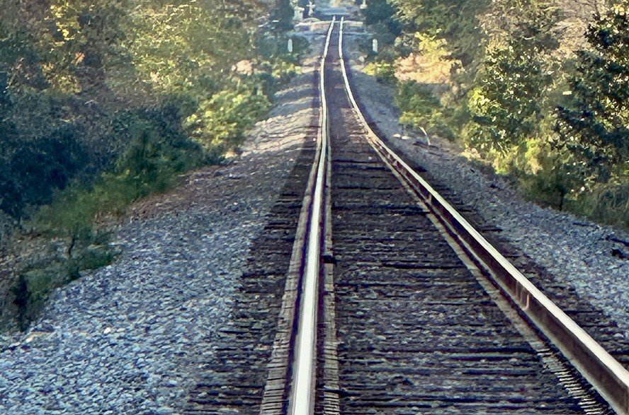 'Luz fantasma' em linha ferroviária abandonada nos EUA pode ter ...