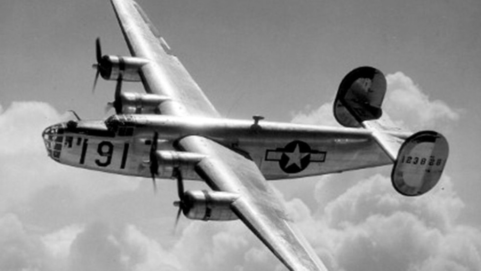 Um  B-24 Liberator, veículo aéreo da Segunda Guerra Mundial como aquele onde Irving R. Newman teve seu fim trágico — Foto: Força Aérea dos EUA